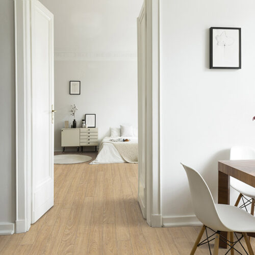 Trucor 5 Series Collection Honey Oak flooring sample