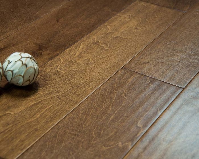 Sample flooring image of LW Flooring Traditions Collection - Honey - HSB10H5