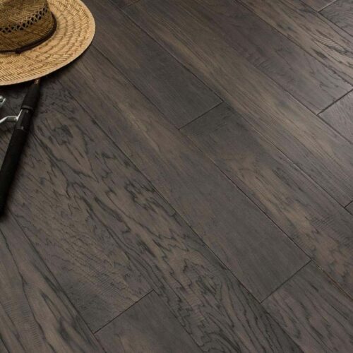 Sample flooring image of LW Flooring Traditions Collection - Huckleberry - HSAH10H5