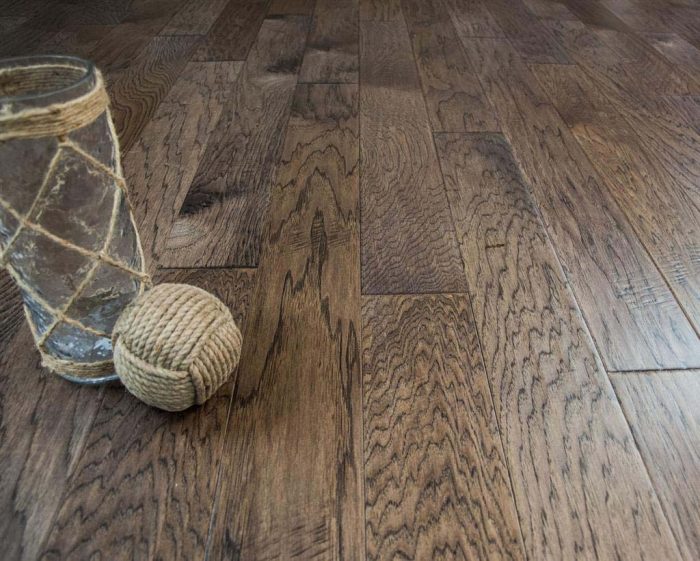 Sample flooring image of LW Flooring Traditions Collection - Mocha - HSAH10M5